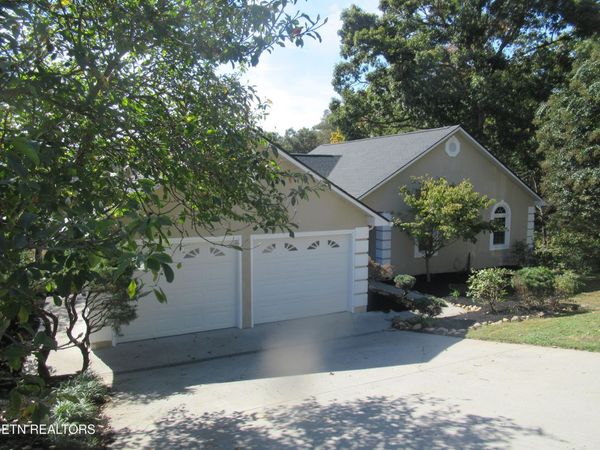 7905 Whitcomb Rd, Powell, TN 37849