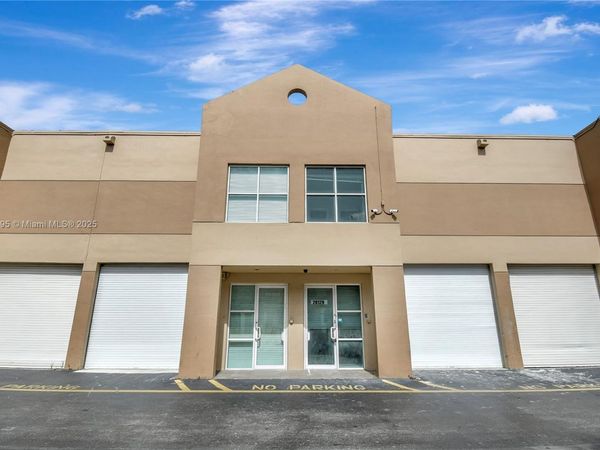 20129 NE 16th Pl, Miami, FL 33179