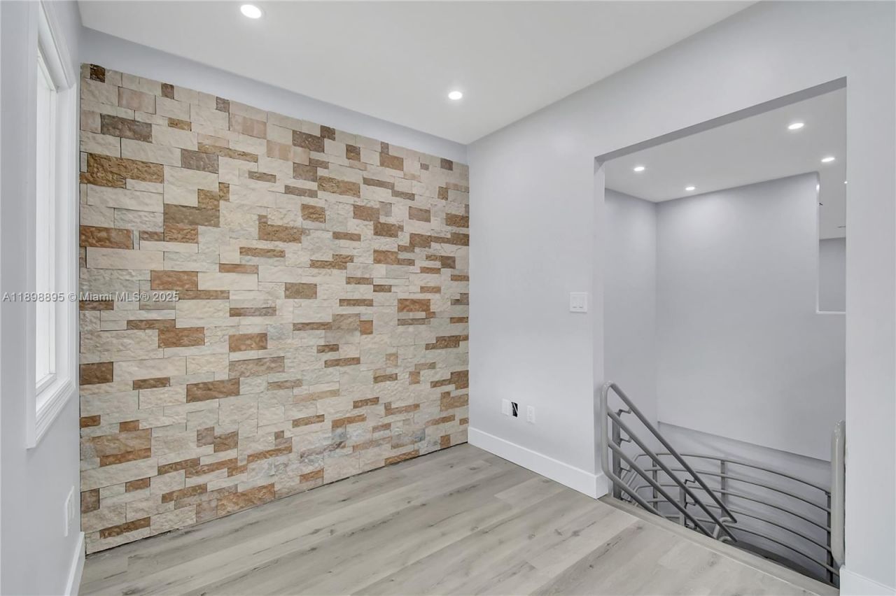 20129 NE 16th Pl, Miami, FL 33179 Photo