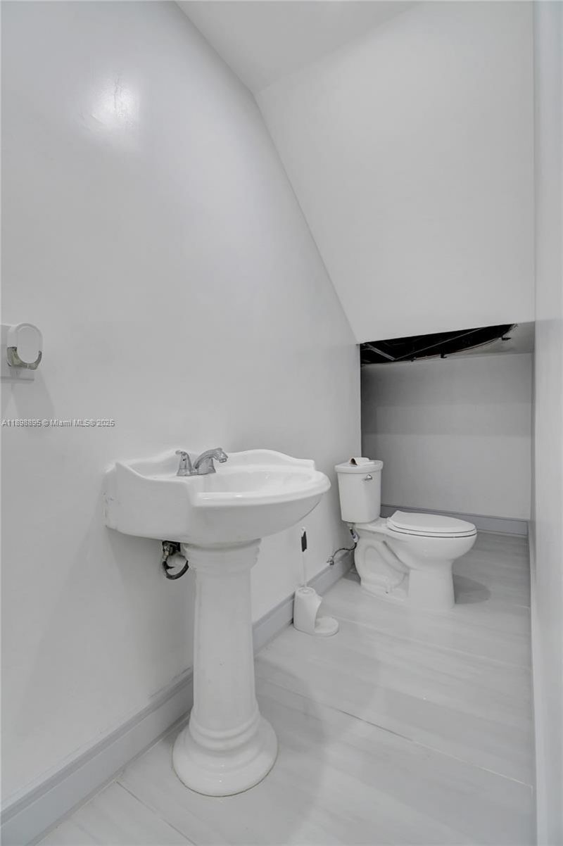 20129 NE 16th Pl, Miami, FL 33179 Photo