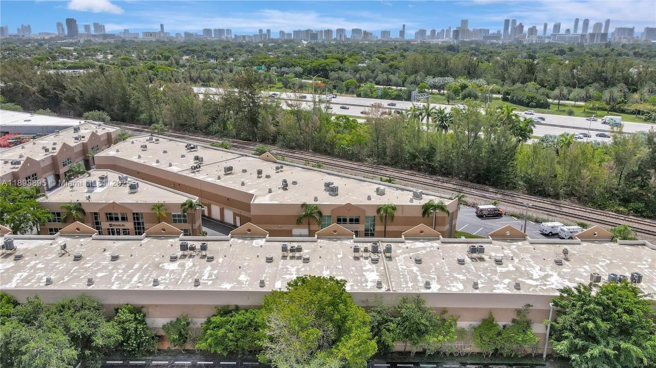 20129 NE 16th Pl, Miami, FL 33179 Photo