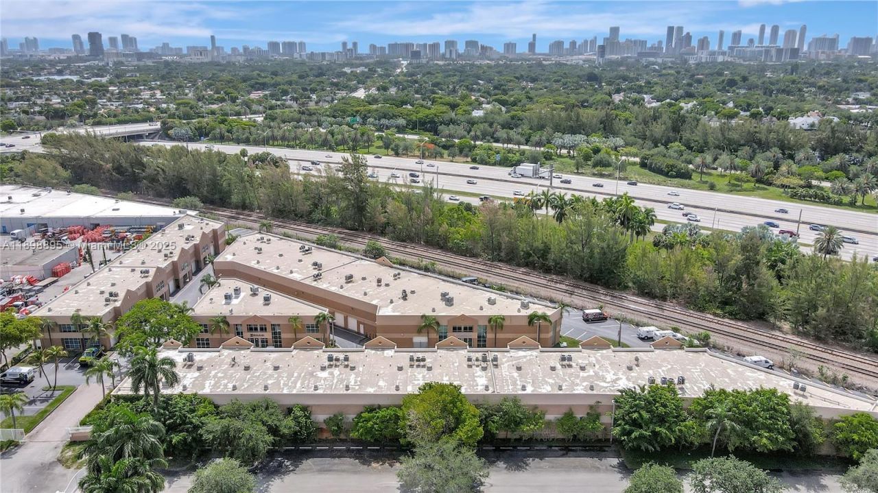 20129 NE 16th Pl, Miami, FL 33179 Photo