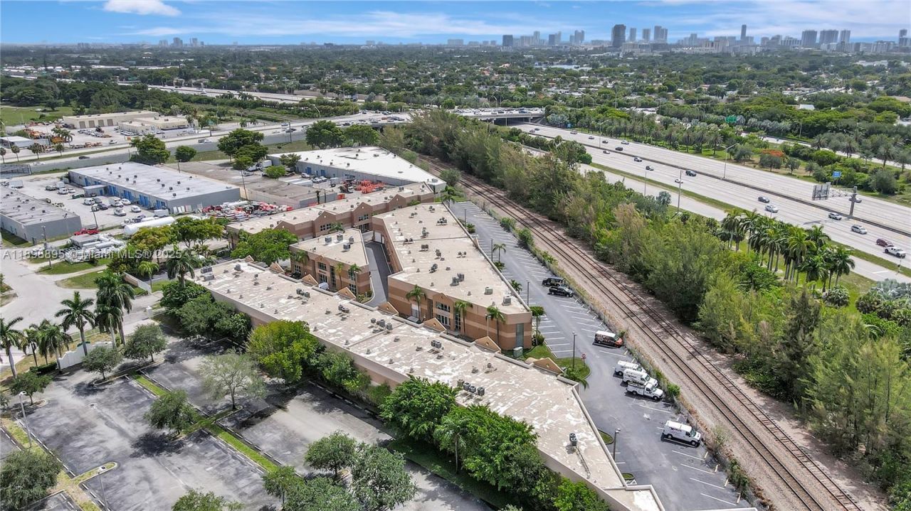 20129 NE 16th Pl, Miami, FL 33179 Photo