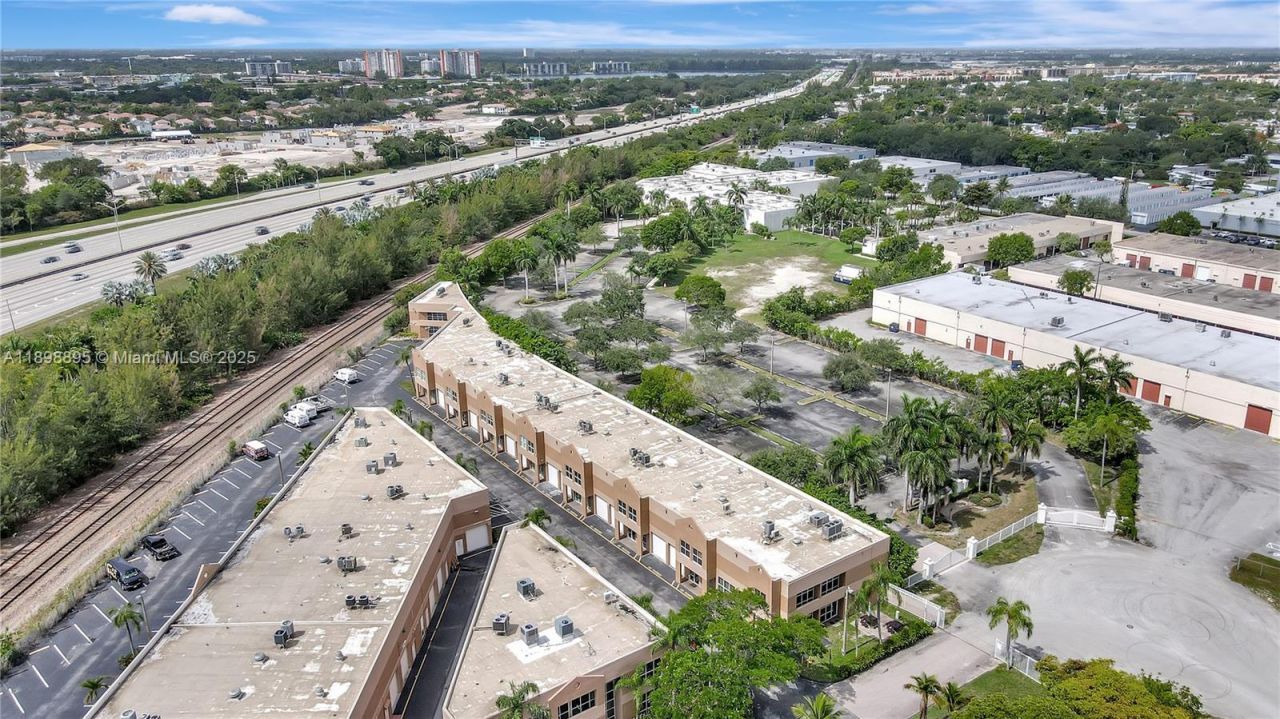 20129 NE 16th Pl, Miami, FL 33179 Photo