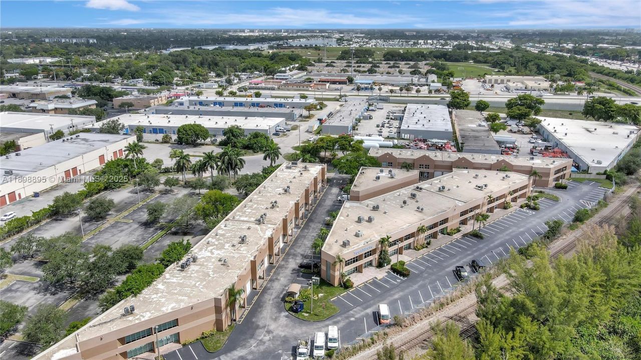 20129 NE 16th Pl, Miami, FL 33179 Photo