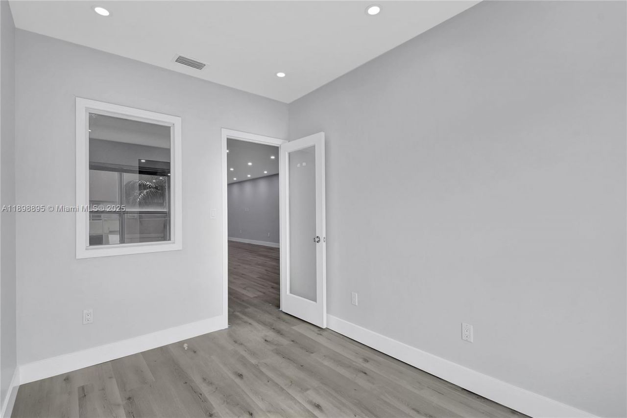 20129 NE 16th Pl, Miami, FL 33179 Photo