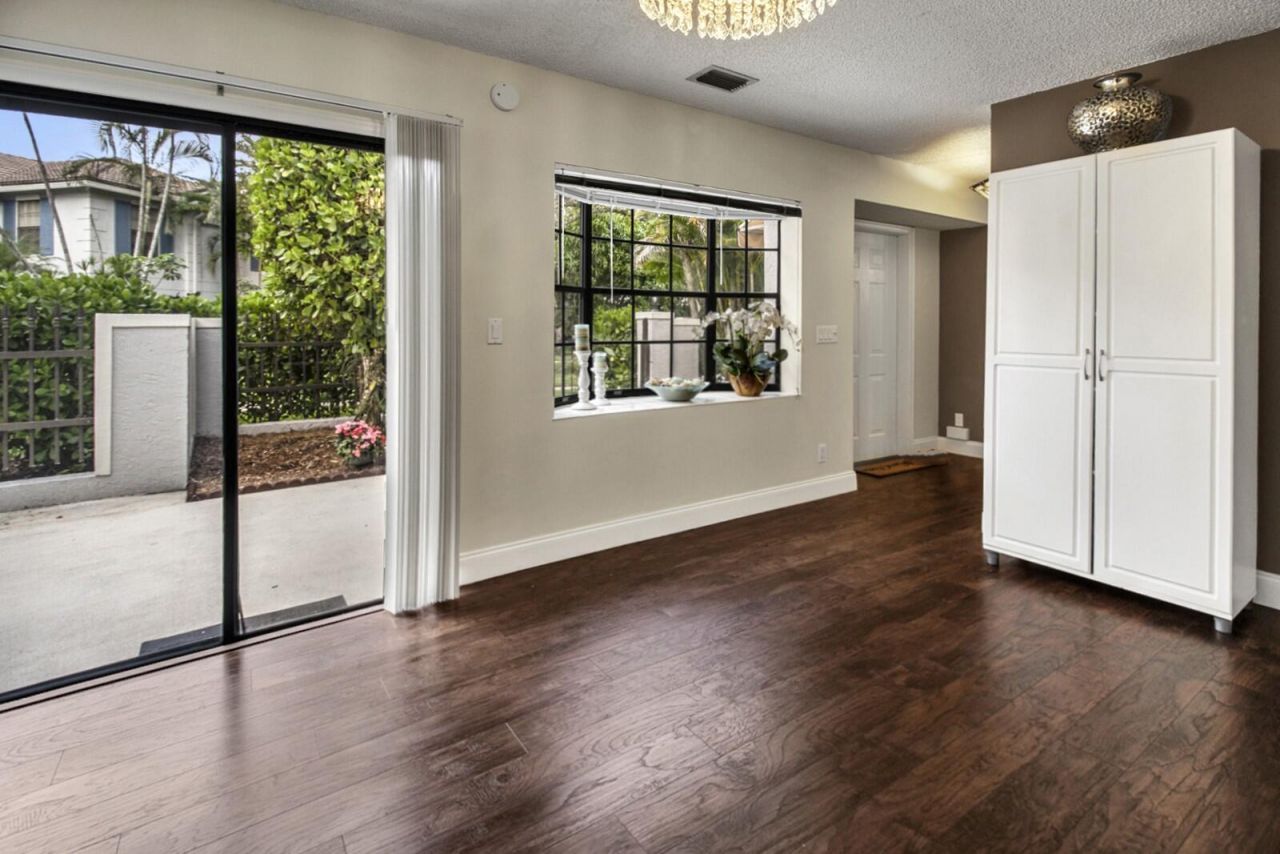 386 Prestwick Circle, Unit 3, Palm Beach Gardens, FL 33418 Photo