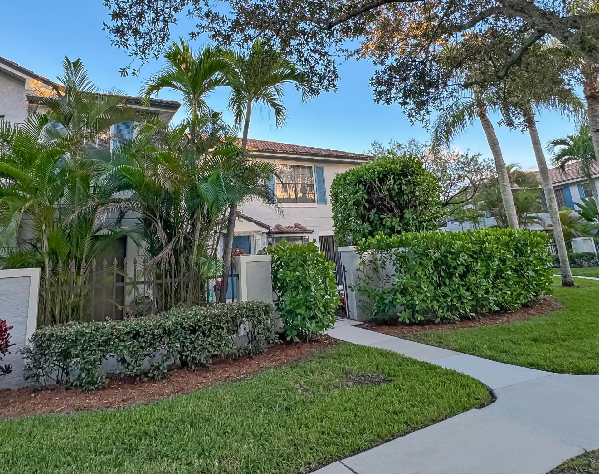 386 Prestwick Circle, Unit 3, Palm Beach Gardens, FL 33418 Photo