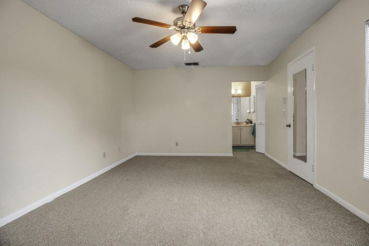 386 Prestwick Circle, Unit 3, Palm Beach Gardens, FL 33418 Photo