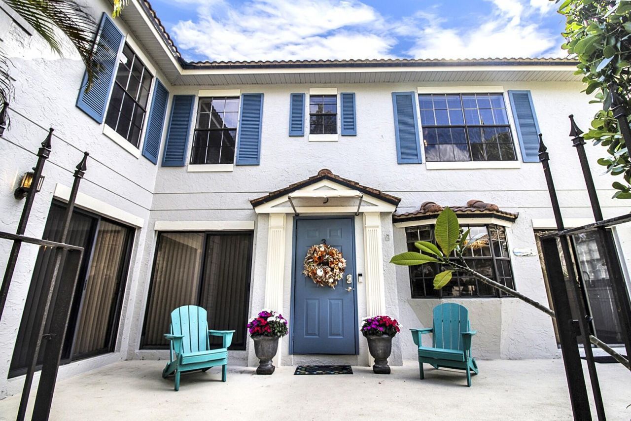 386 Prestwick Circle, Unit 3, Palm Beach Gardens, FL 33418 Photo