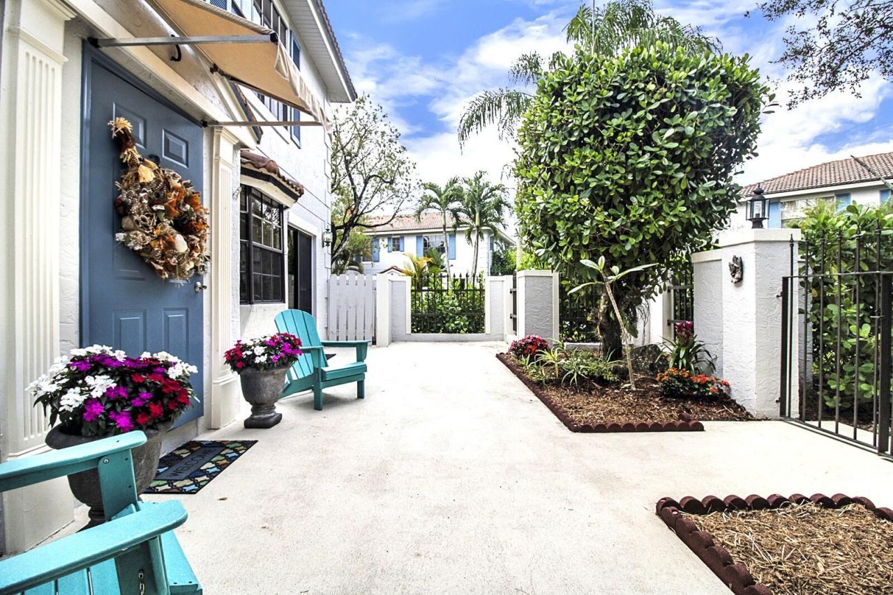 386 Prestwick Circle, Unit 3, Palm Beach Gardens, FL 33418 Photo