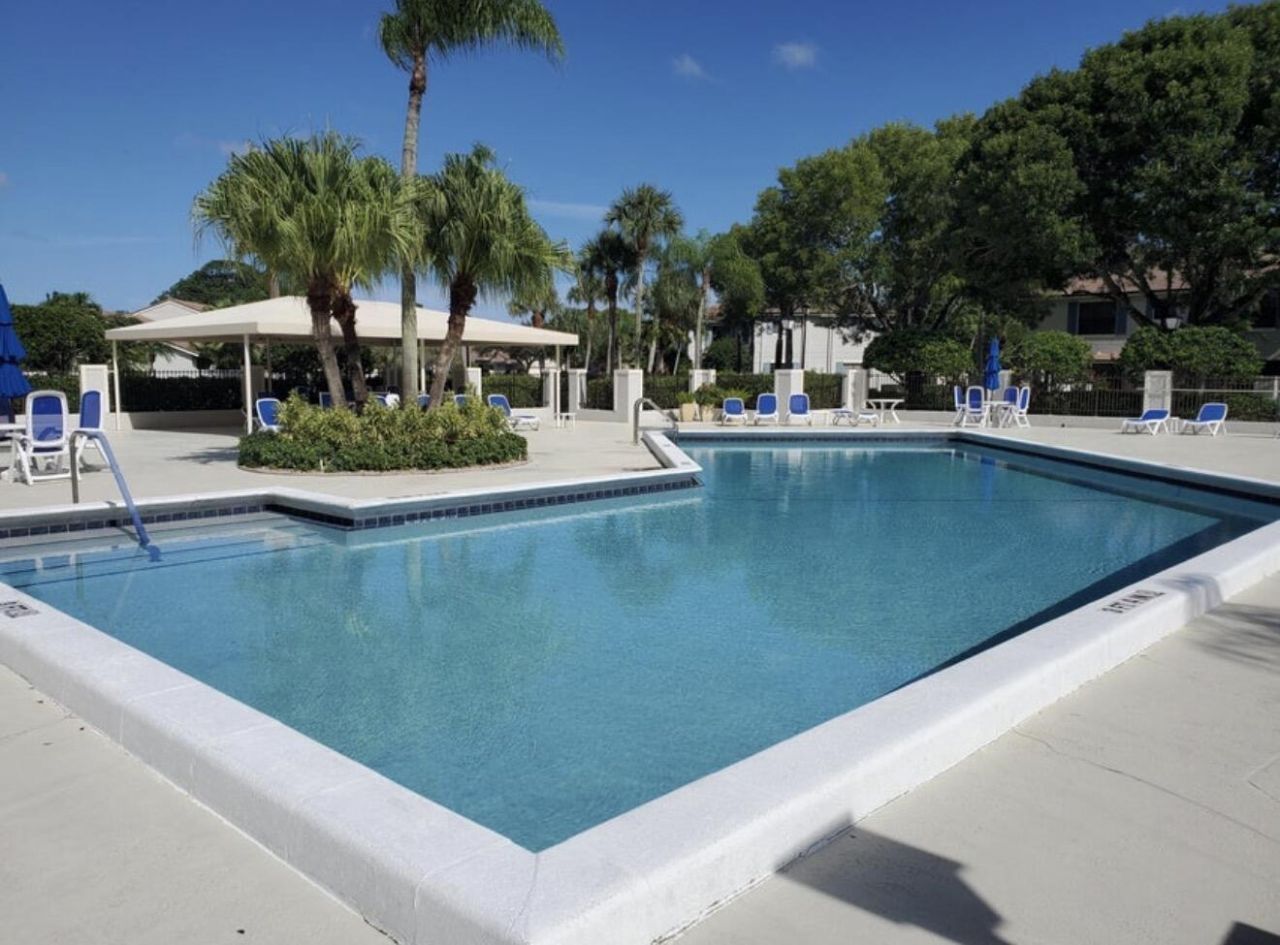 386 Prestwick Circle, Unit 3, Palm Beach Gardens, FL 33418 Photo