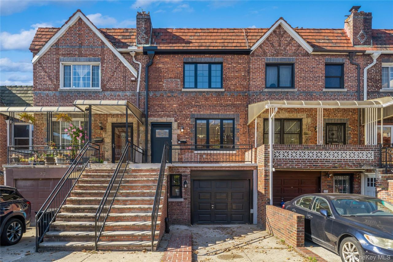 30 Corbin Place, Brooklyn, NY 11235 Main Photo