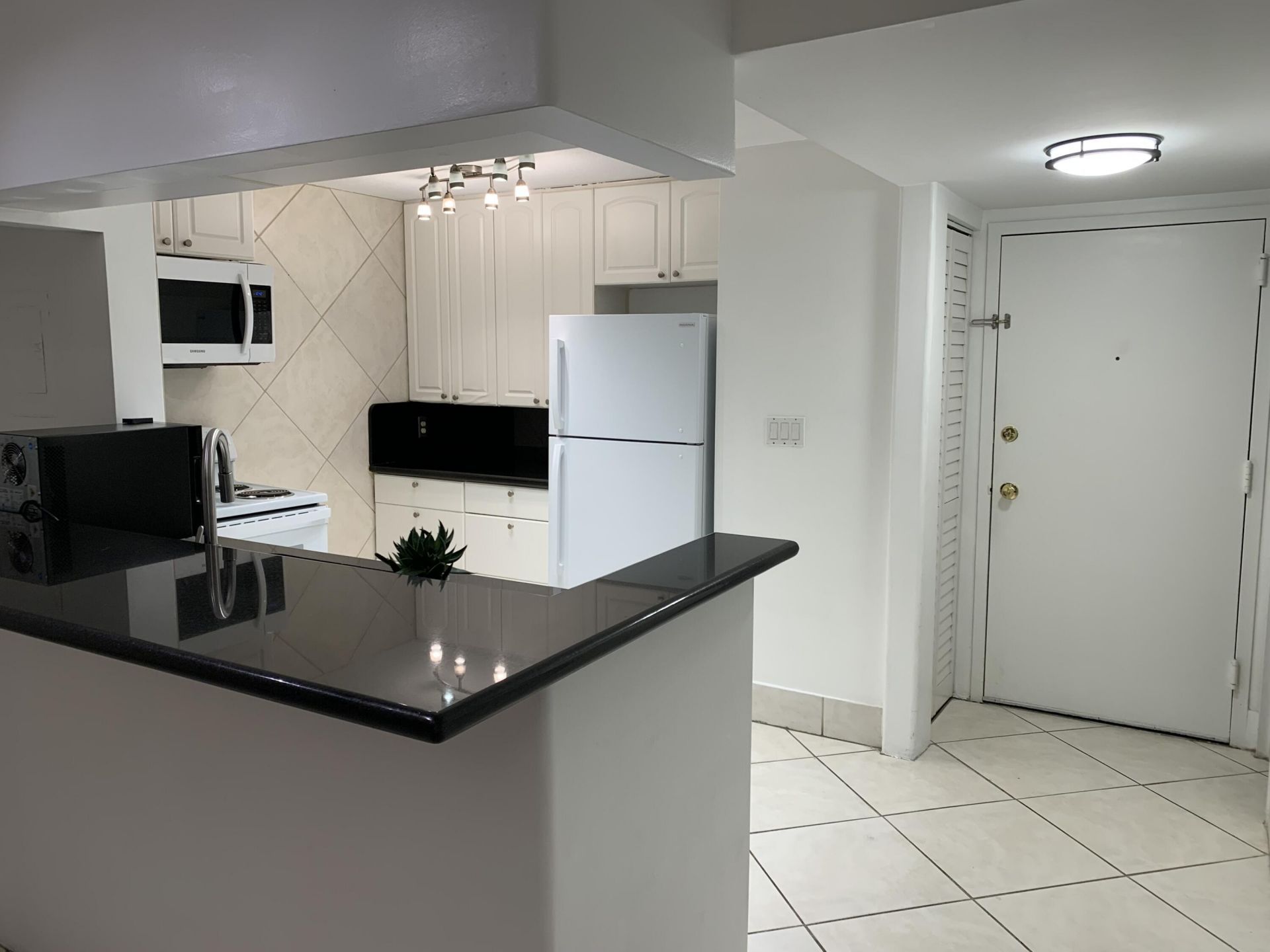 2935 NE 163rd Street, Unit 3m, North Miami Beach, FL 33160 Photo