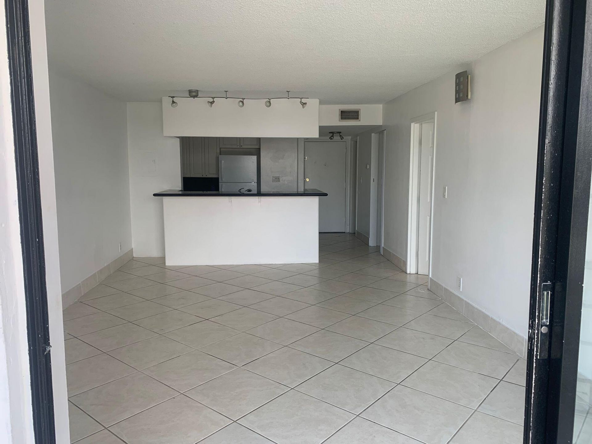 2935 NE 163rd Street, Unit 3m, North Miami Beach, FL 33160 Photo