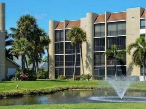 3462 NE Causeway Boulevard, Unit 204, Jensen Beach, FL 34957