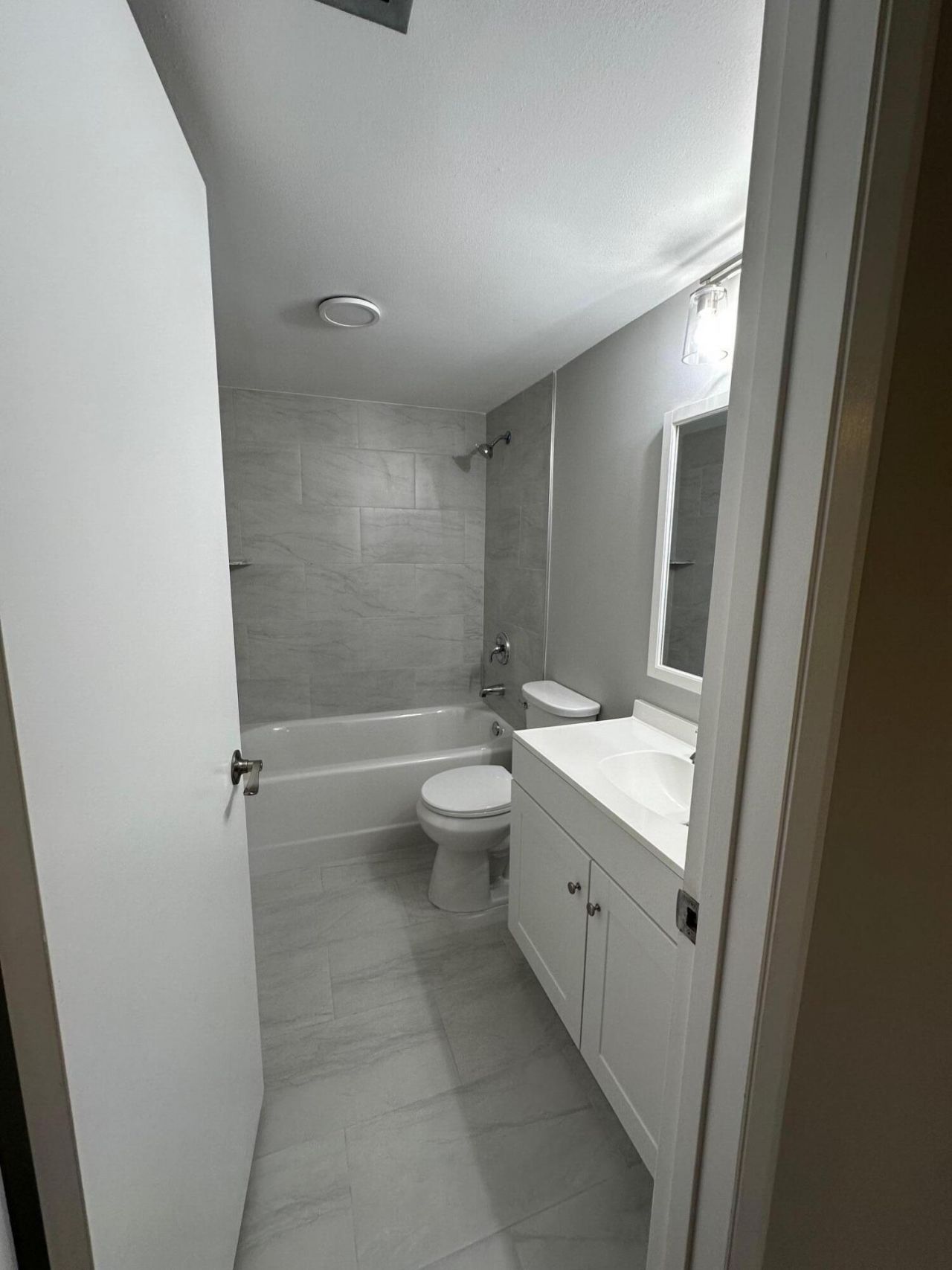 3462 NE Causeway Boulevard, Unit 204, Jensen Beach, FL 34957 Photo