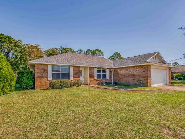 1914 Coral Island Rd, Pensacola, FL 32506