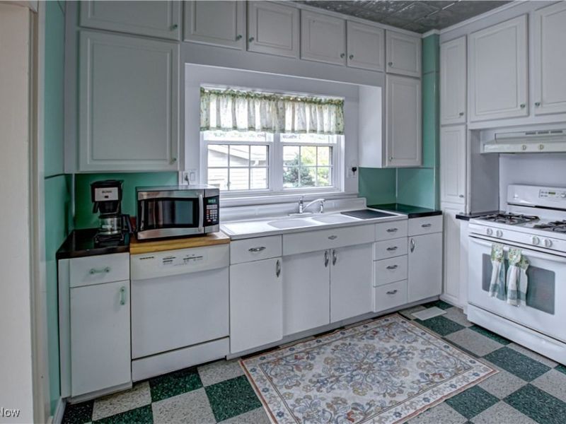 3031 E Erie Avenue, Lorain, OH 44052 Photo 2