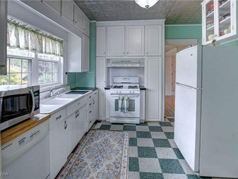 3031 E Erie Avenue, Lorain, OH 44052 Photo 3