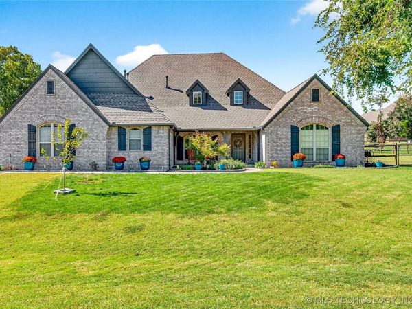 8432 N 68th East Avenue, Owasso, OK 74055