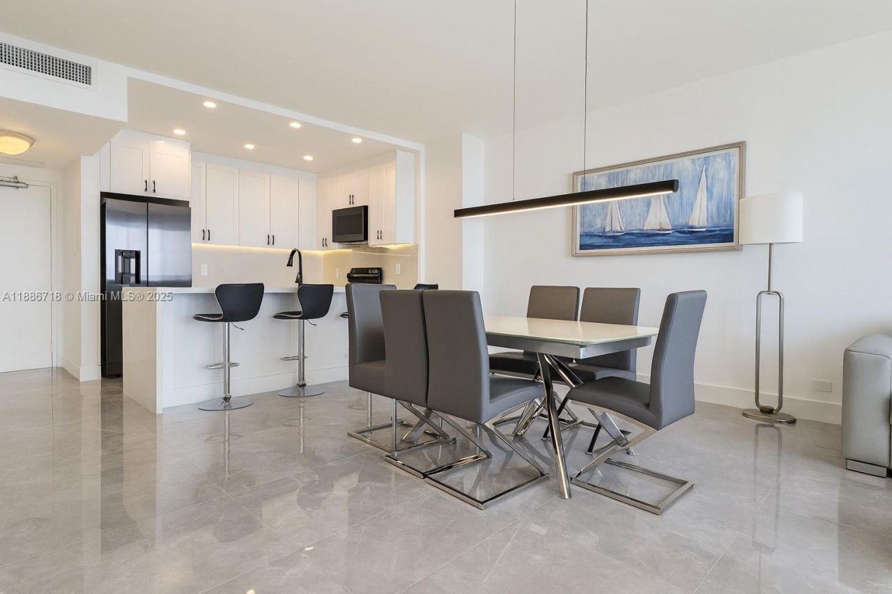 5601 Collins Ave, Unit 1409, Miami Beach, FL 33140 Photo