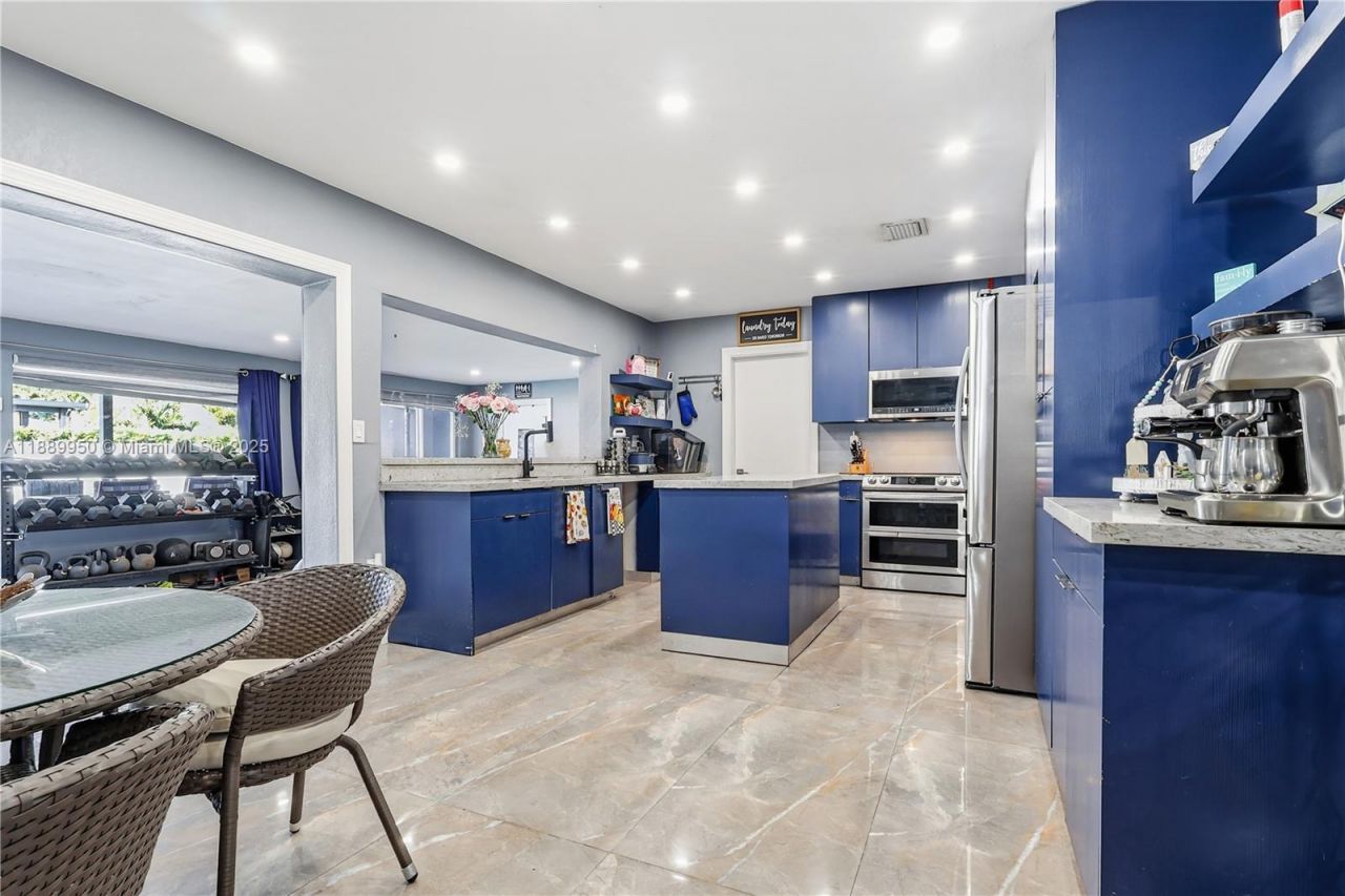 9795 NW 27th Ter, Doral, FL 33172 Photo