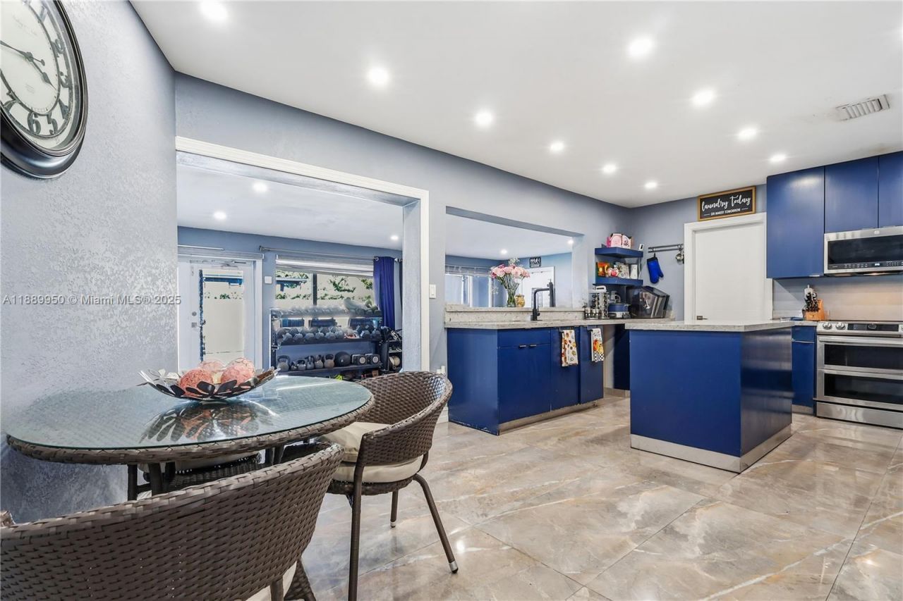 9795 NW 27th Ter, Doral, FL 33172 Photo