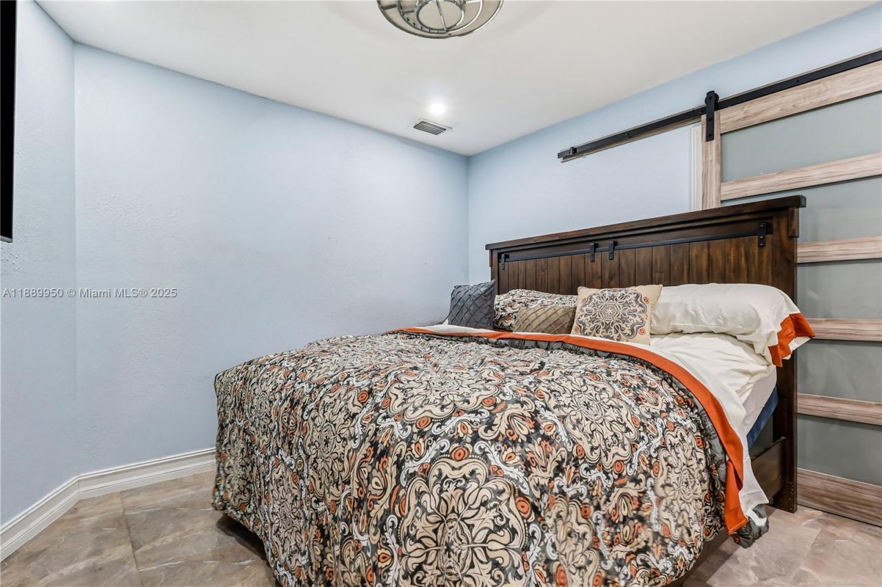 9795 NW 27th Ter, Doral, FL 33172 Photo