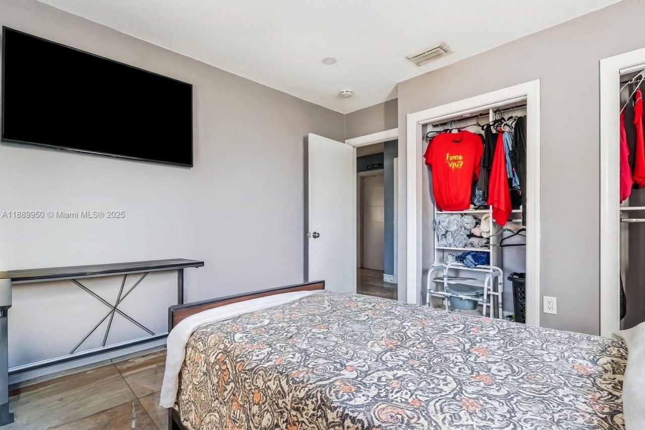 9795 NW 27th Ter, Doral, FL 33172 Photo