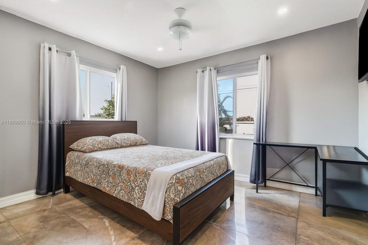 9795 NW 27th Ter, Doral, FL 33172 Photo