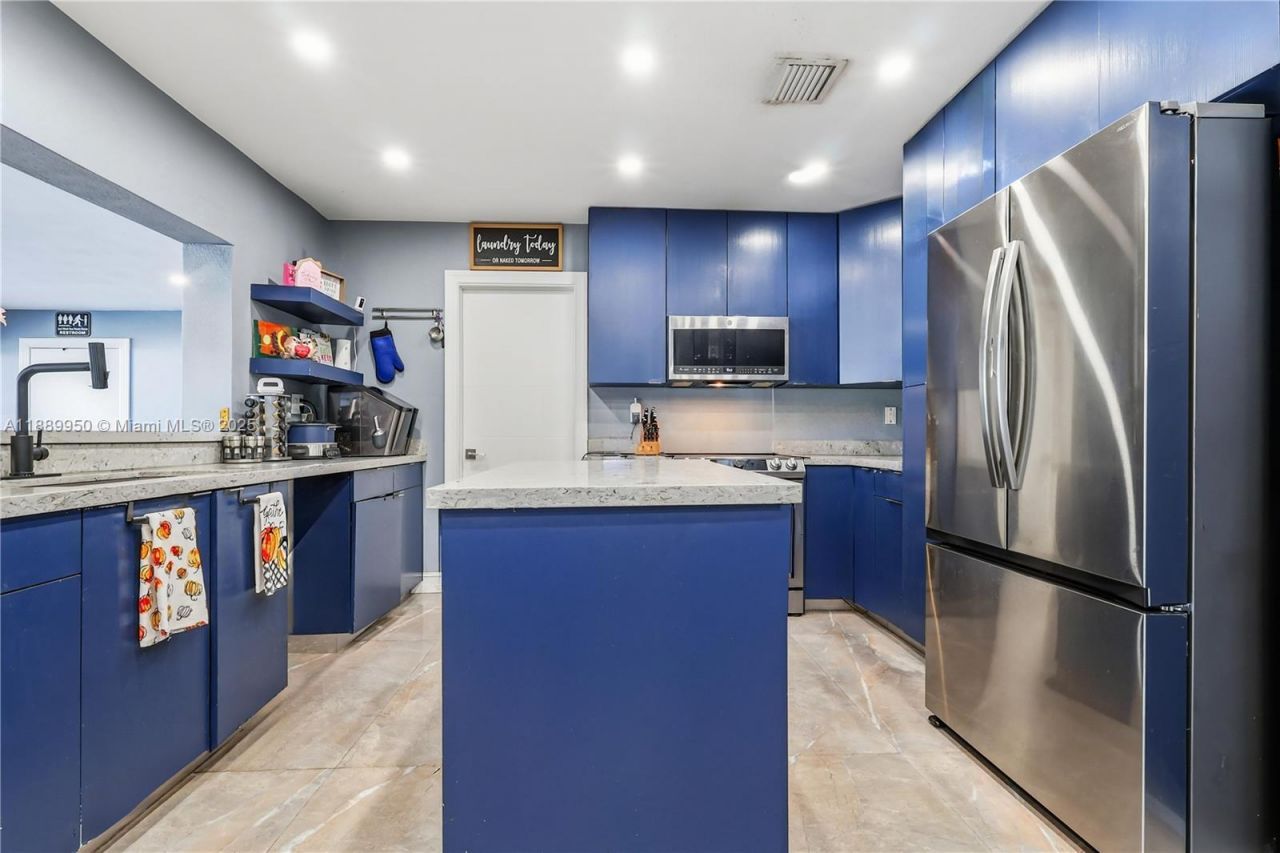 9795 NW 27th Ter, Doral, FL 33172 Photo