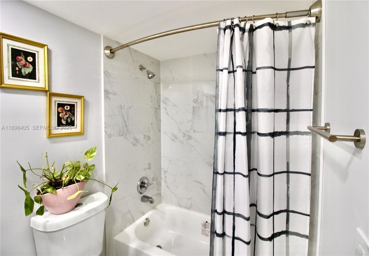 1200 SW 125th Ave, Unit 105L, Pembroke Pines, FL 33027 Photo