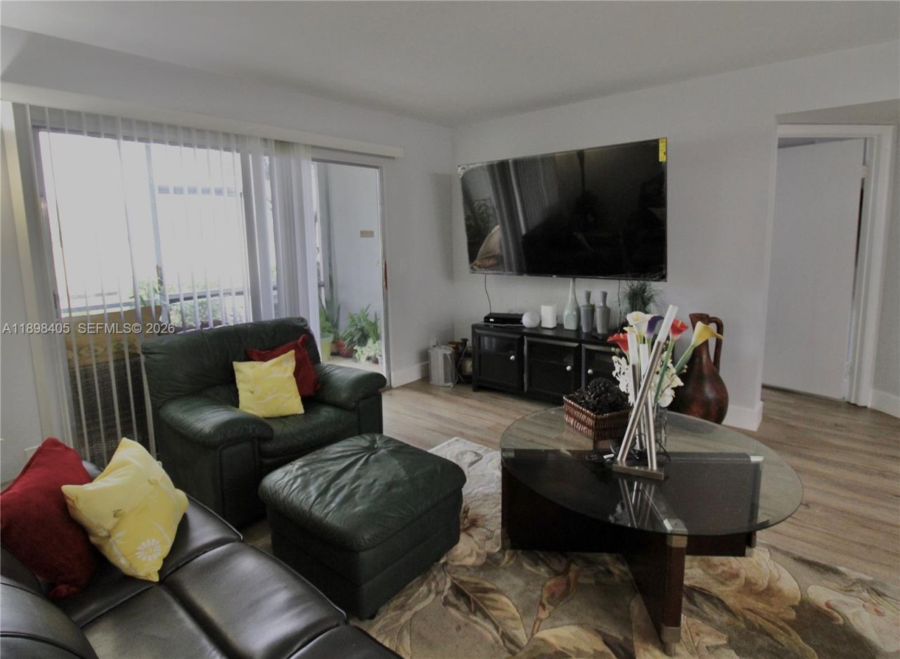 1200 SW 125th Ave, Unit 105L, Pembroke Pines, FL 33027 Photo