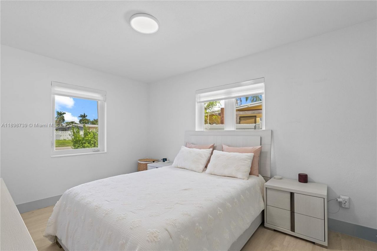 11350 SW 57th St, Miami, FL 33173 Photo