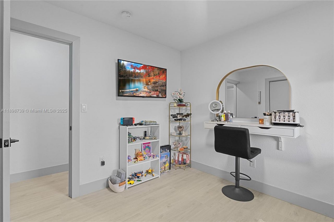 11350 SW 57th St, Miami, FL 33173 Photo