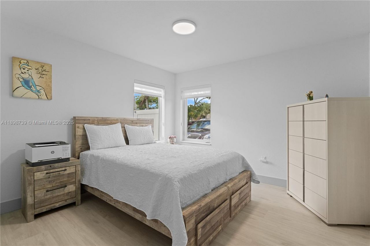 11350 SW 57th St, Miami, FL 33173 Photo