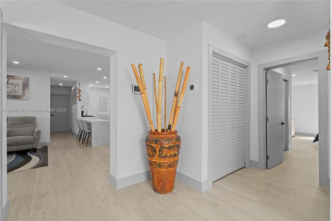 11350 SW 57th St, Miami, FL 33173 Photo