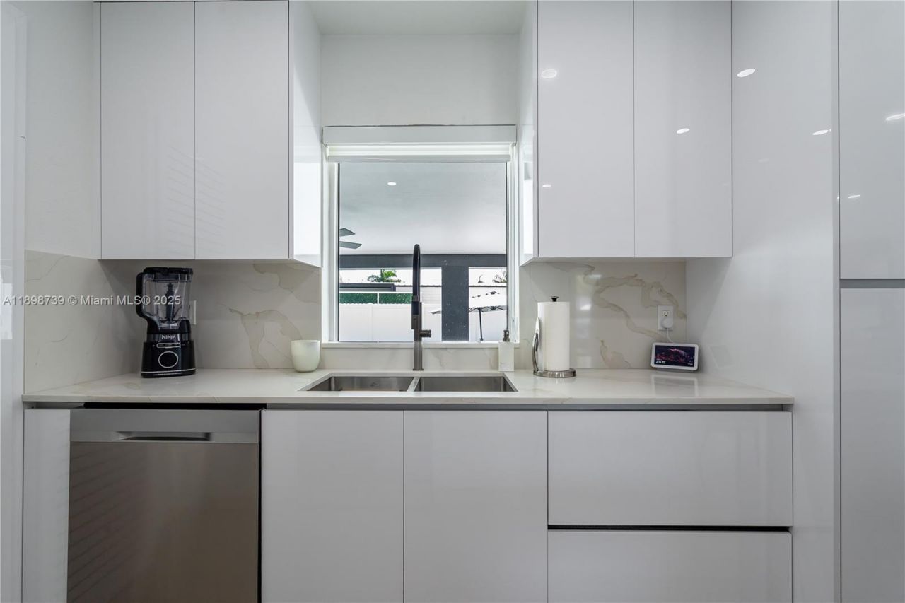 11350 SW 57th St, Miami, FL 33173 Photo