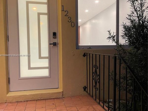 1230 NE 148th St, Miami, FL 33161