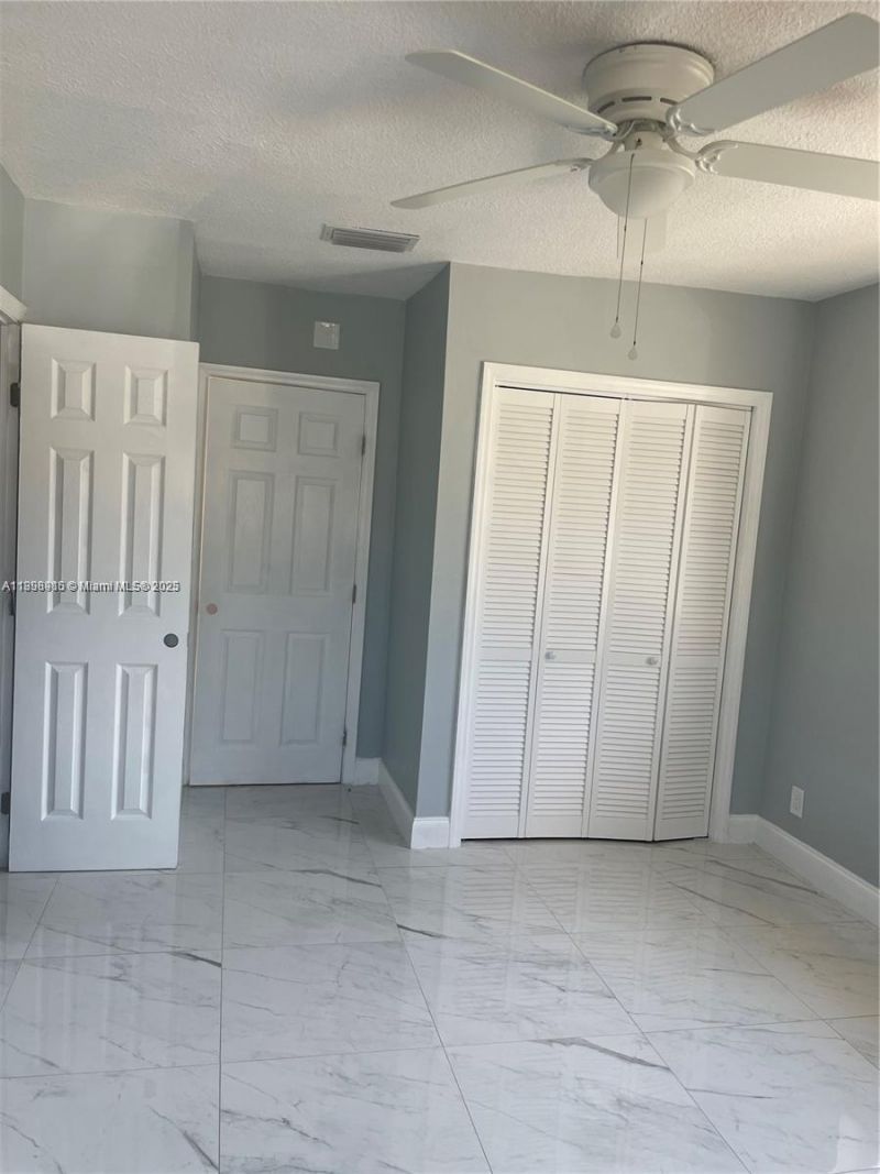 1230 NE 148th St, Miami, FL 33161 Photo