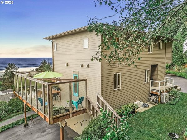 121 GREENHILL DR, Yachats, OR 97498