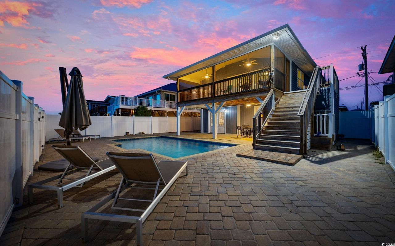 307 53rd Ave. N Photo 1