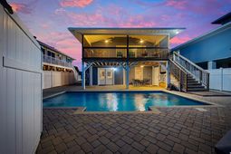 307 53rd Ave. N photo 4