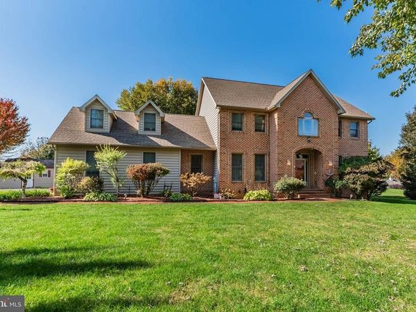 19 SANDY BOTTOM ROAD, CARLISLE, PA 17015