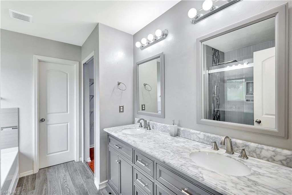 10337 Canal Brook Ln, Lehigh Acres, FL 33936 Photo