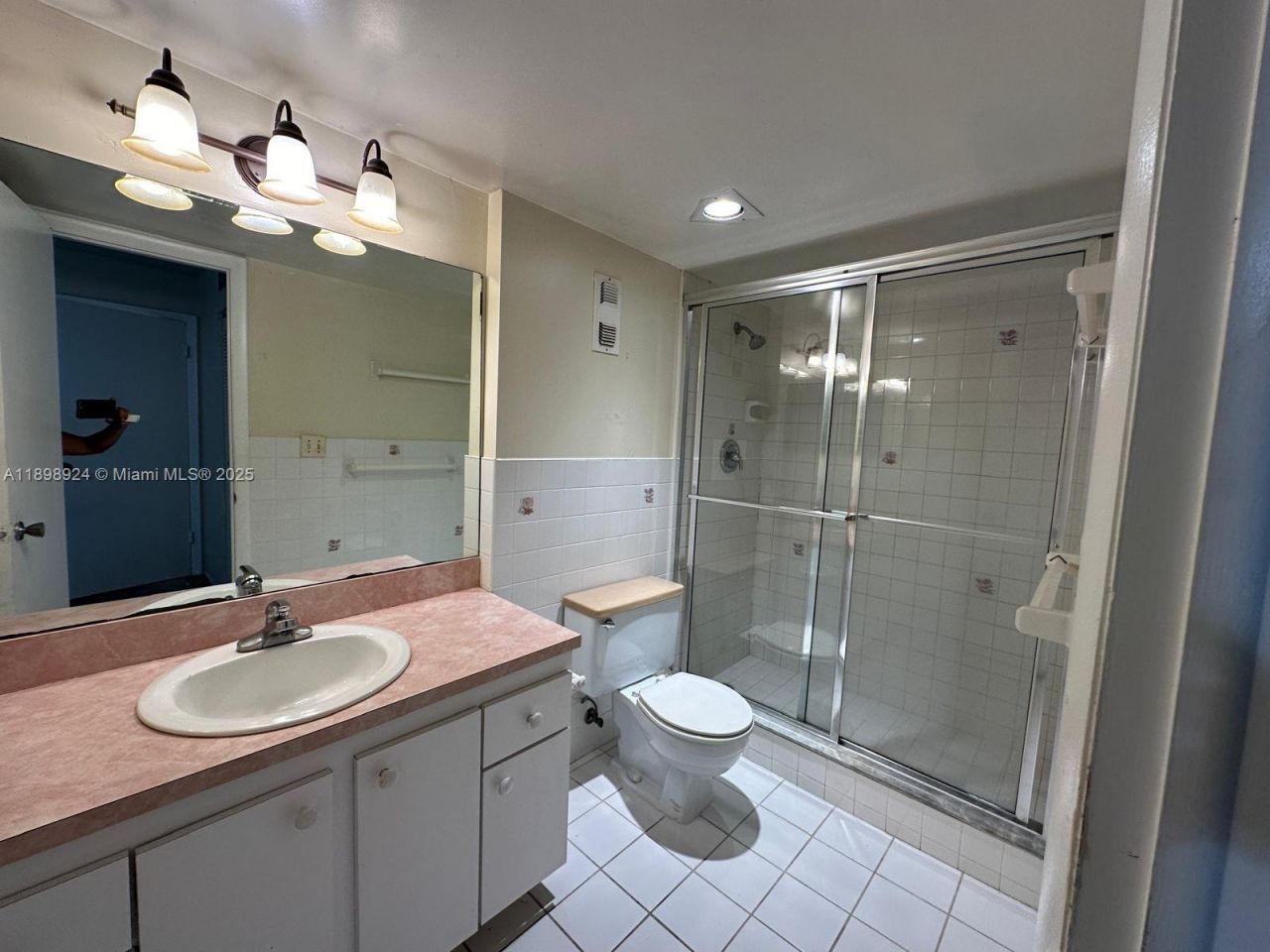 2051 NW 46th Ave, Unit F102, Lauderhill, FL 33313 Photo