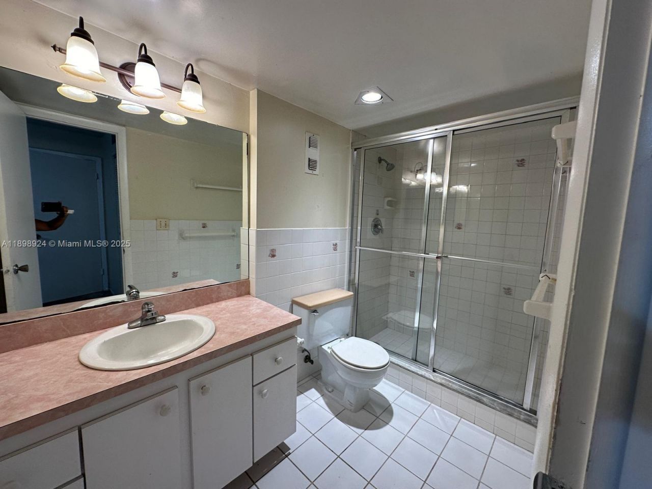 2051 NW 46th Ave, Unit F102, Lauderhill, FL 33313 Photo