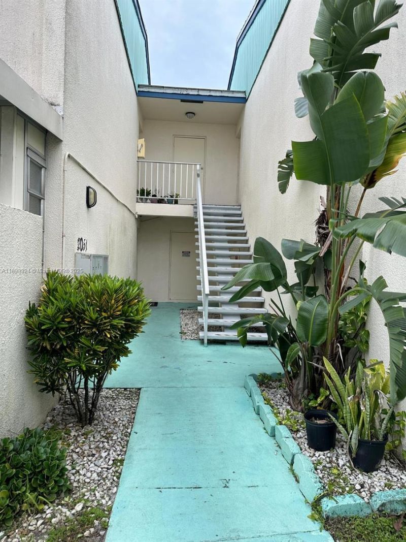 2051 NW 46th Ave, Unit F102, Lauderhill, FL 33313 Photo