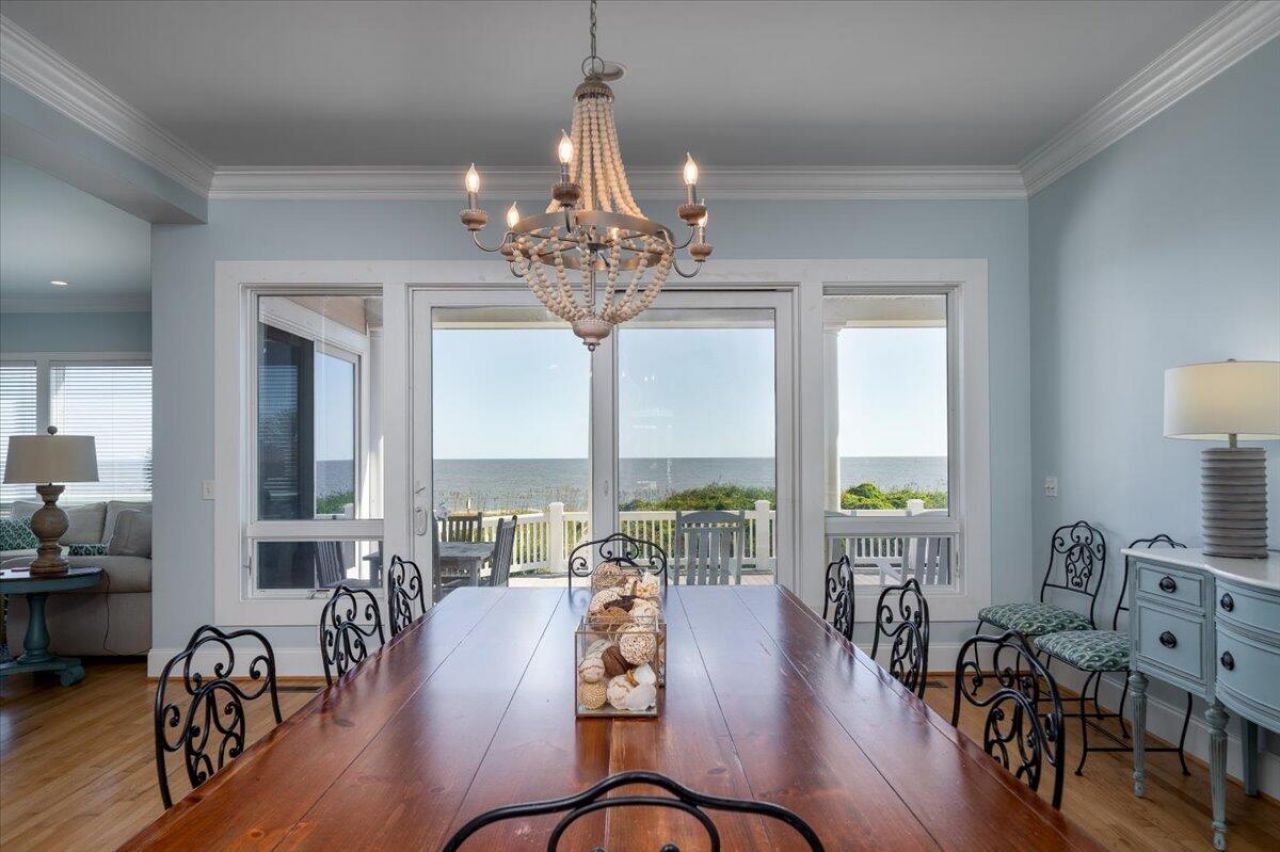 2403 Point Street Photo 11